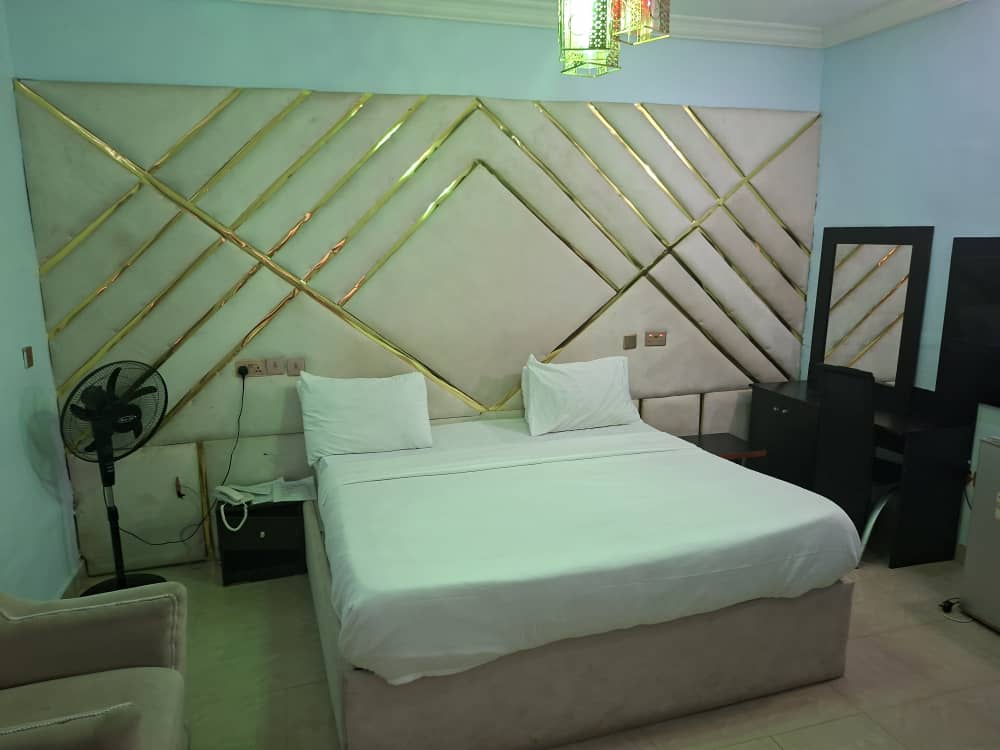 hotel-img